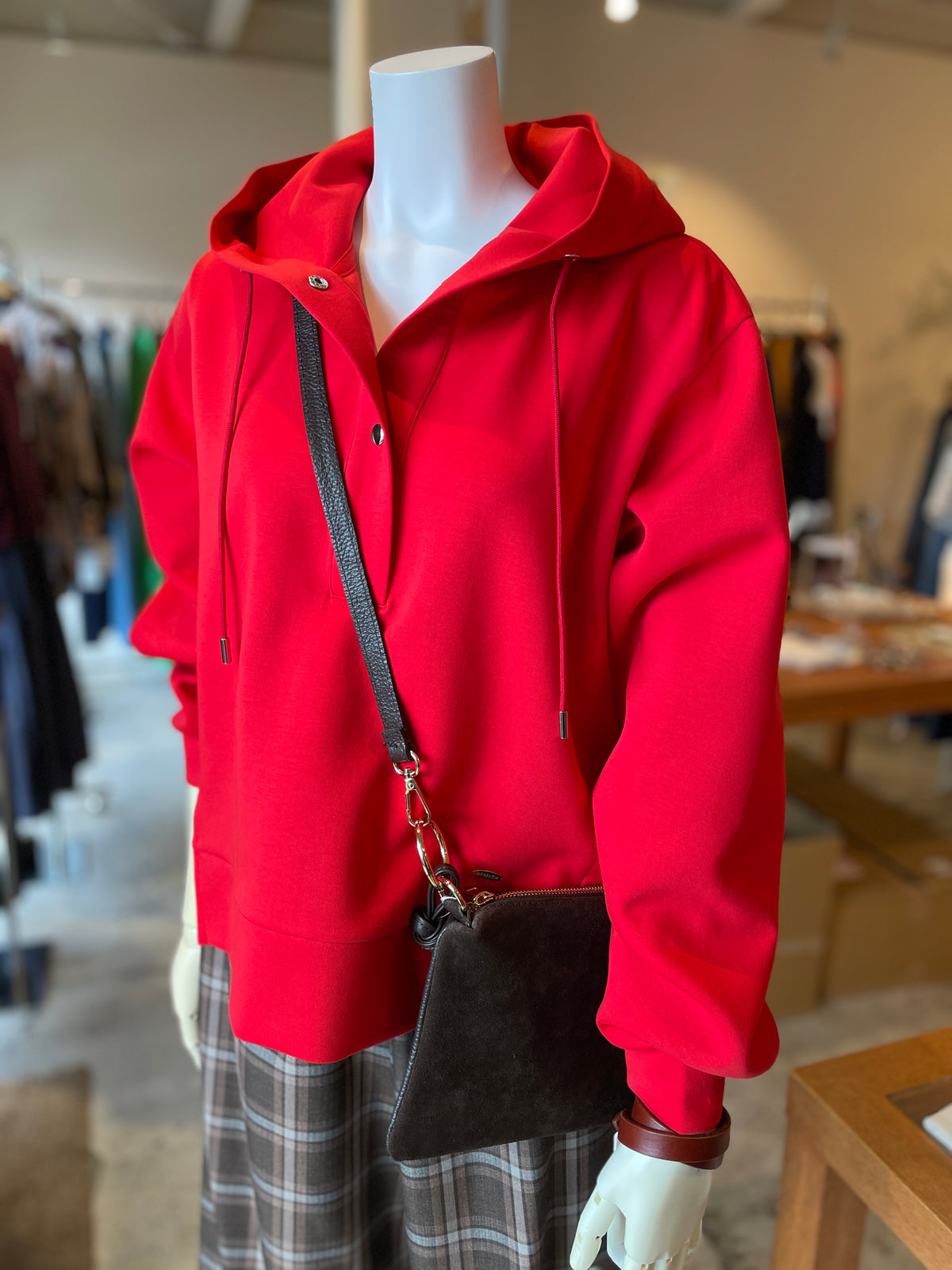 Snap-Button Skipper Hoodie（着用）