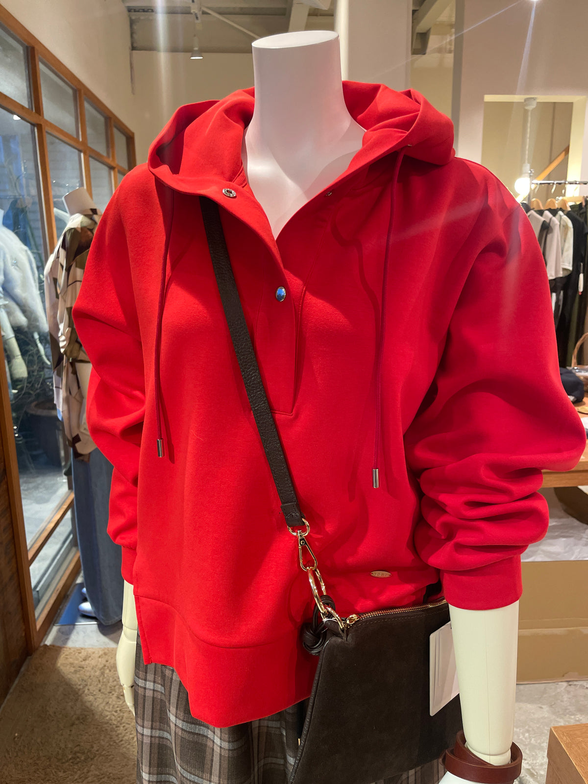 Snap-Button Skipper Hoodie（着用1）