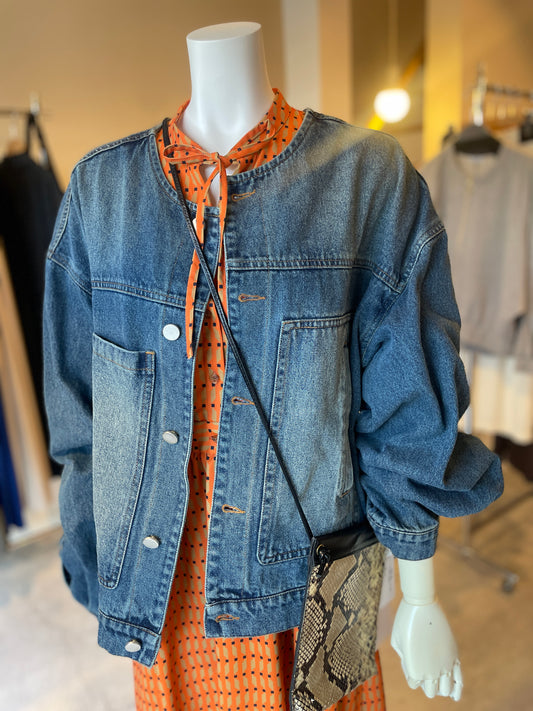 Collarless Denim Jacket（着用）